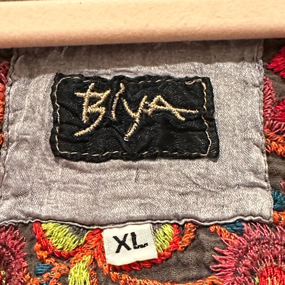 Embroidered Gray Top with Multicolor Accents - Picture 2 of 11